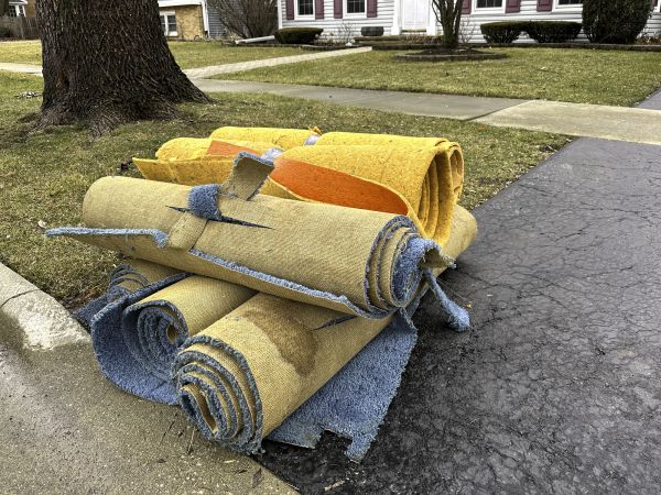 Carpet Haul Away Service in Palm Beach Gardens